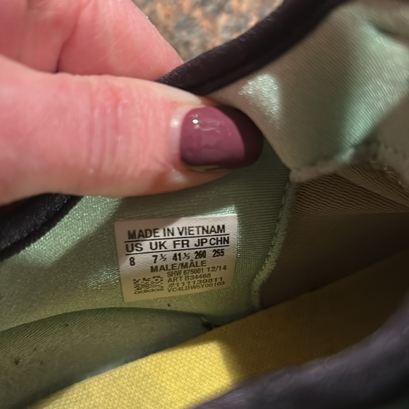 GUC adidas Originals ZX Flux Tropical
Running Sneaker(size 8 men’s) 9.5 women’s - Picture 8 of 10